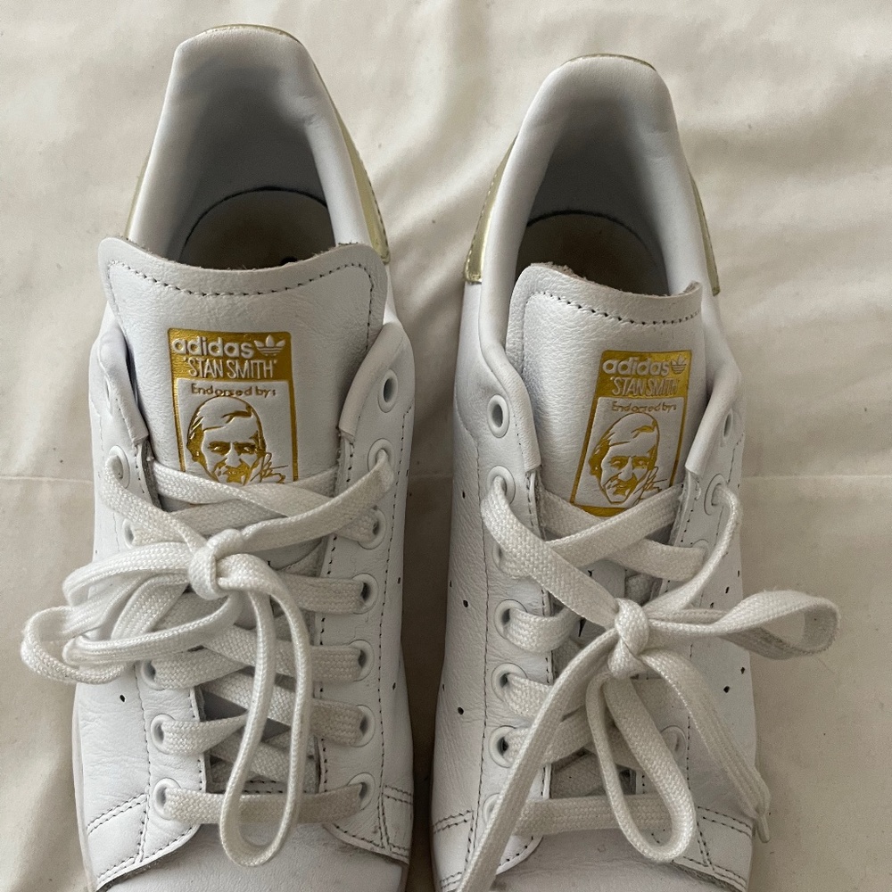 Adidas Stan Smith white and gold sneaker